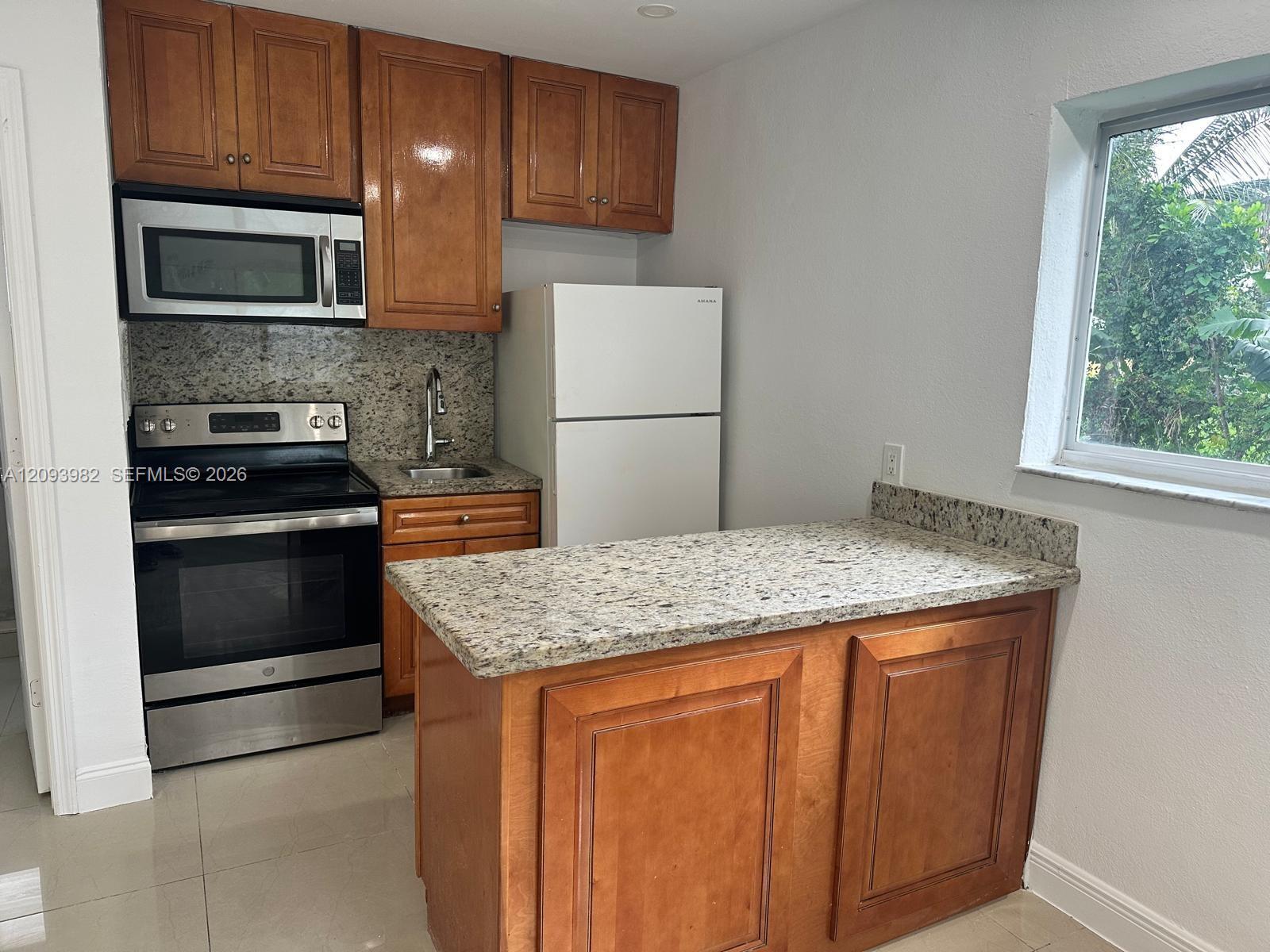 6220 Dawson St # 4, Hollywood FL 33023