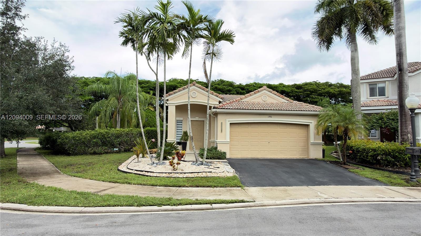 1596 Canary Island Dr, Weston FL 33327