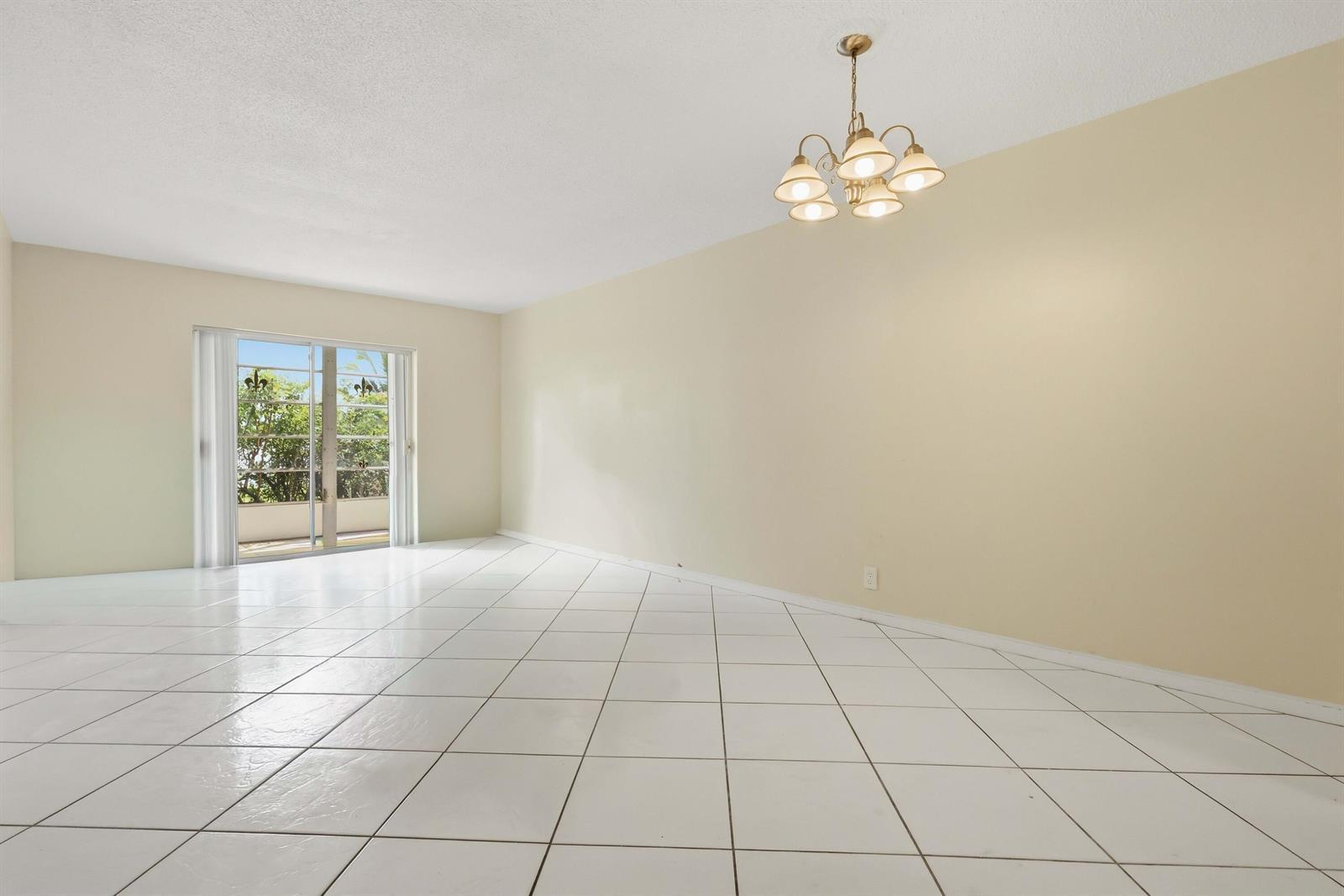 5480 NW 11TH Street # 102, Plantation FL 33313