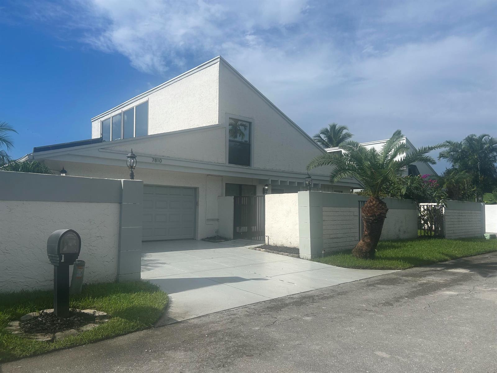 7810 NW 4TH Street, Plantation FL 33324
