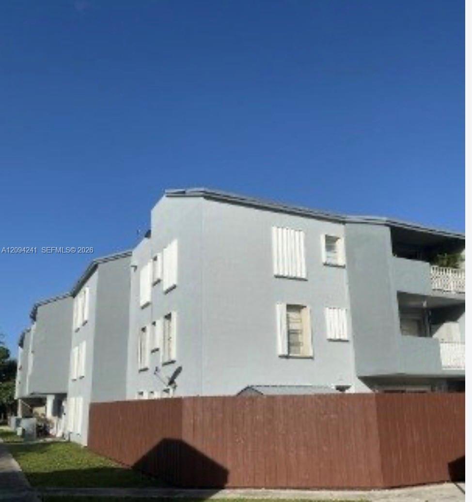 1725 W 60th St # F202, Hialeah FL 33012