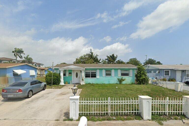 207 NE 6th Avenue, Boynton Beach FL 33435