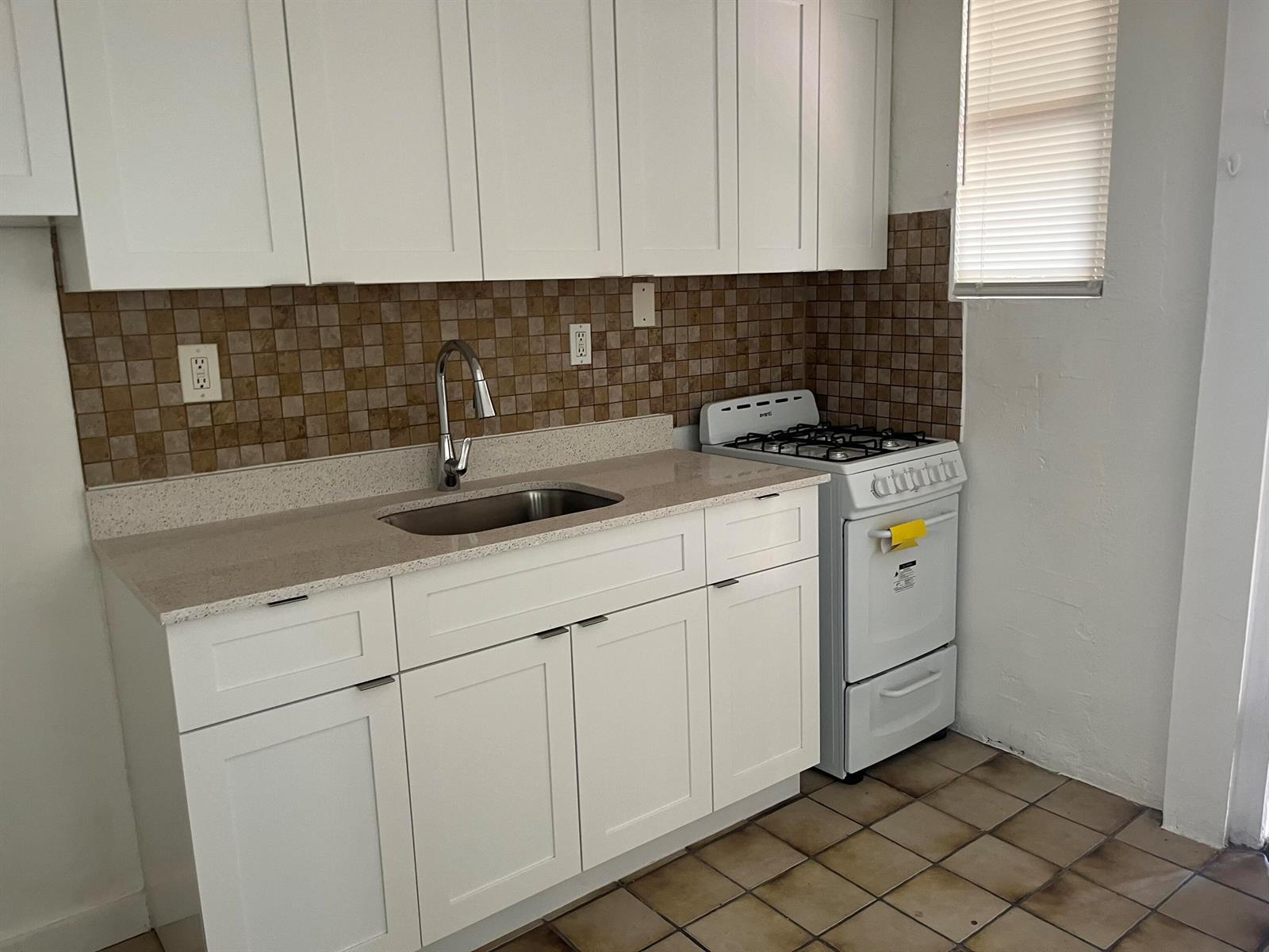 1844 TAFT Street # 5, Hollywood FL 33020