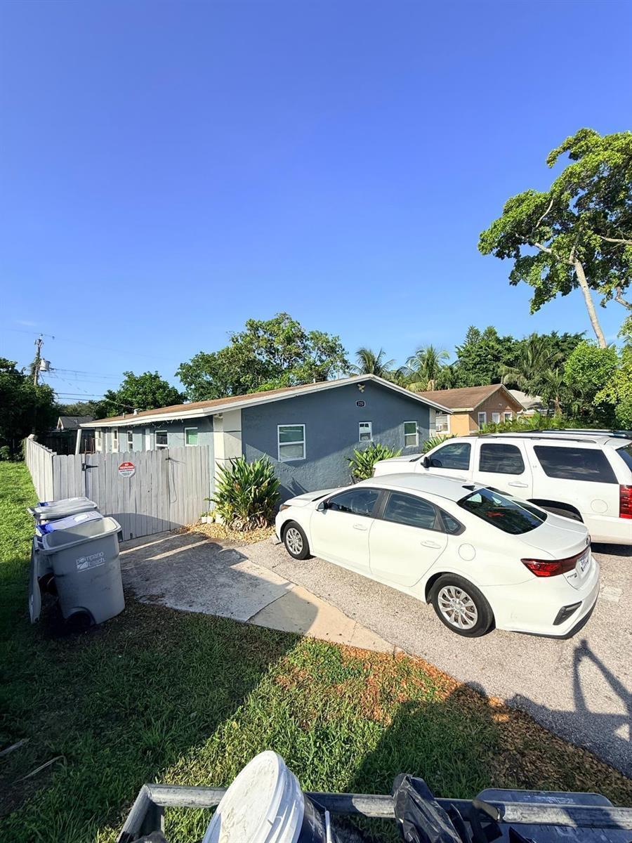 2251 NW 4TH Street # 2, Pompano Beach FL 33069