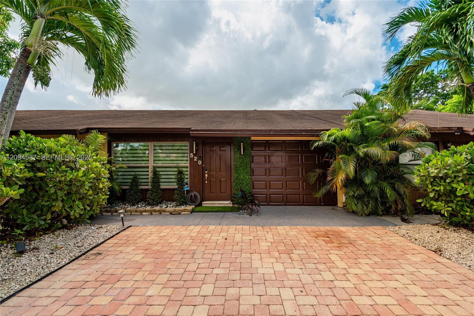 520 NW 46th St, Deerfield Beach FL 33064