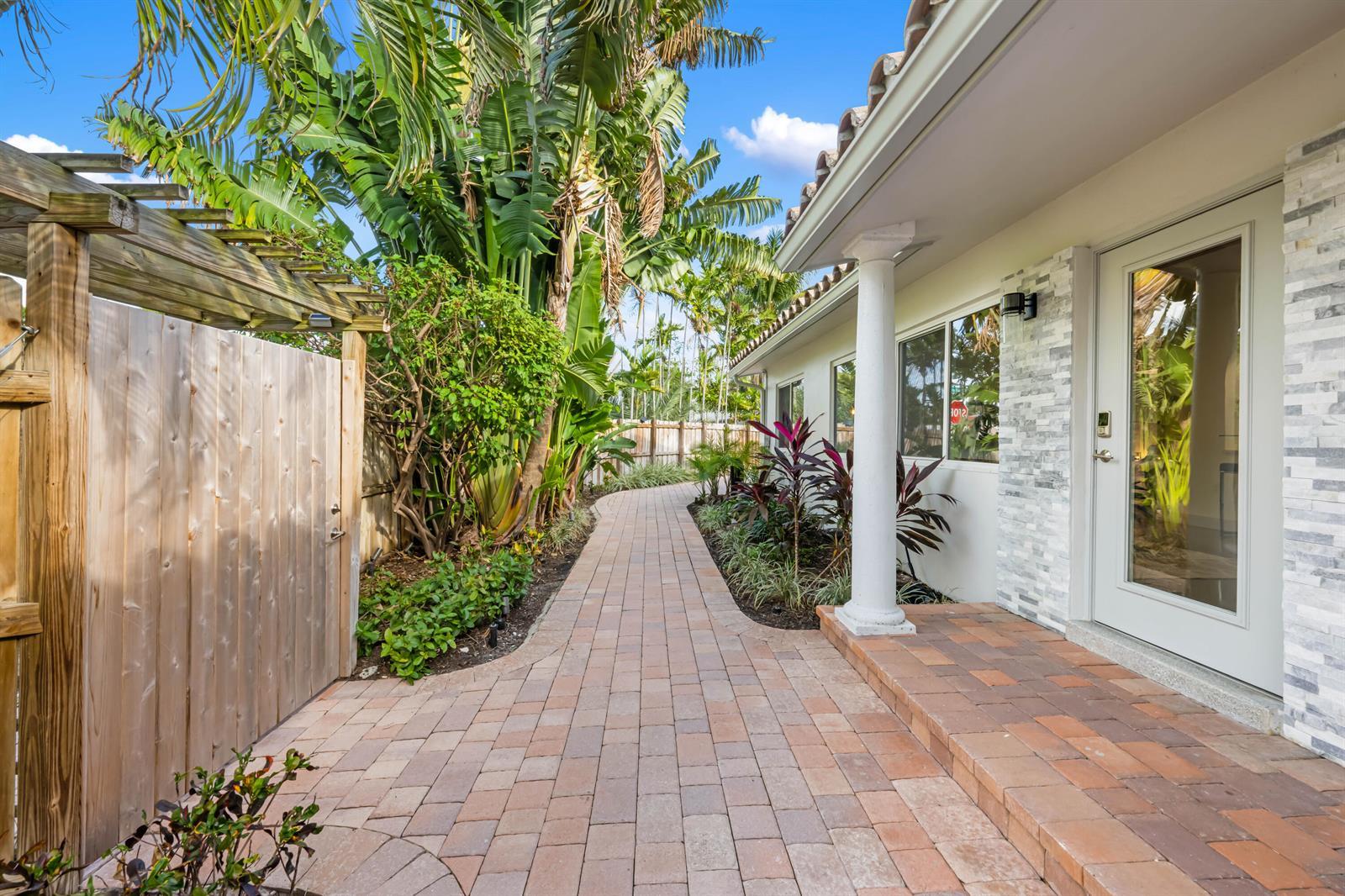 1764 NE 16TH Street, Fort Lauderdale FL 33304