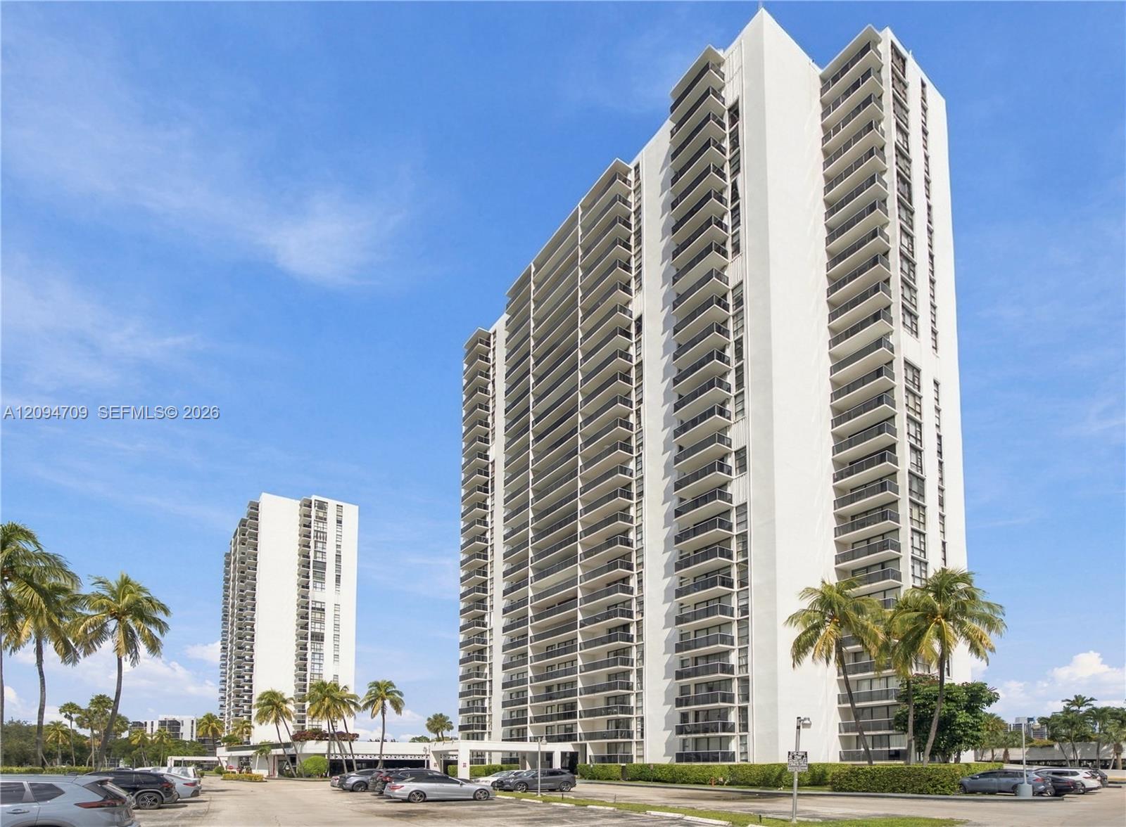 3675 N Country Club Dr # 204, Aventura FL 33180