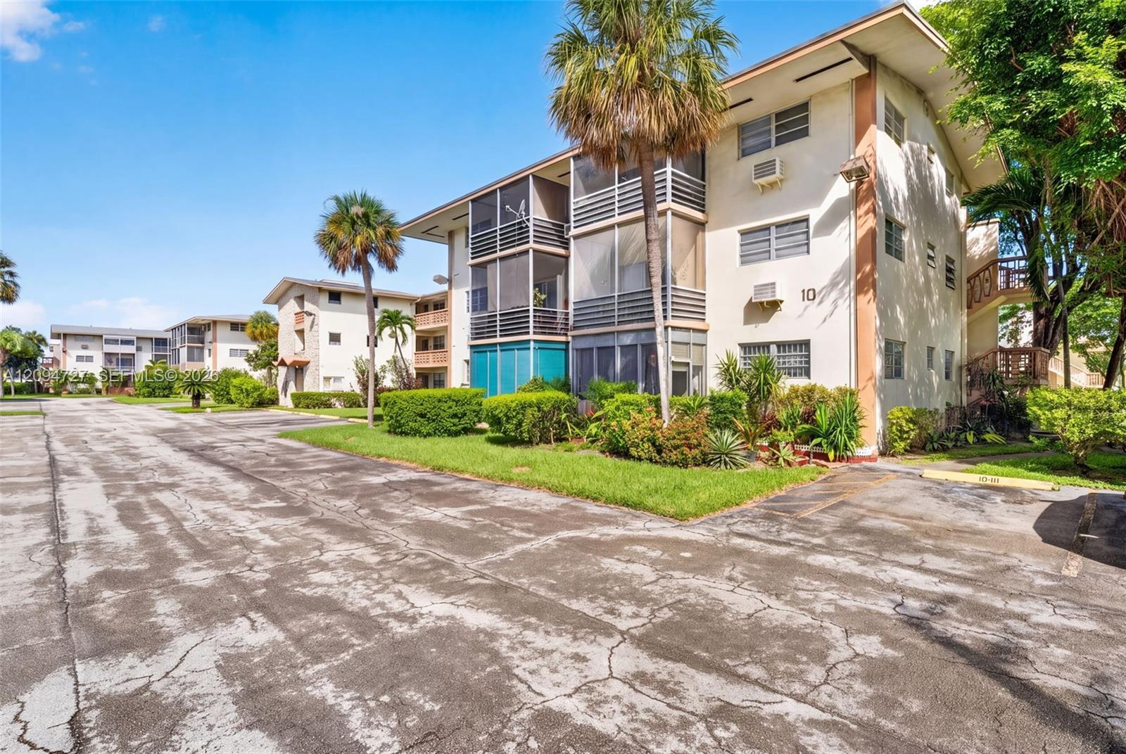 1395 NE 167th St # 212, Miami FL 33162