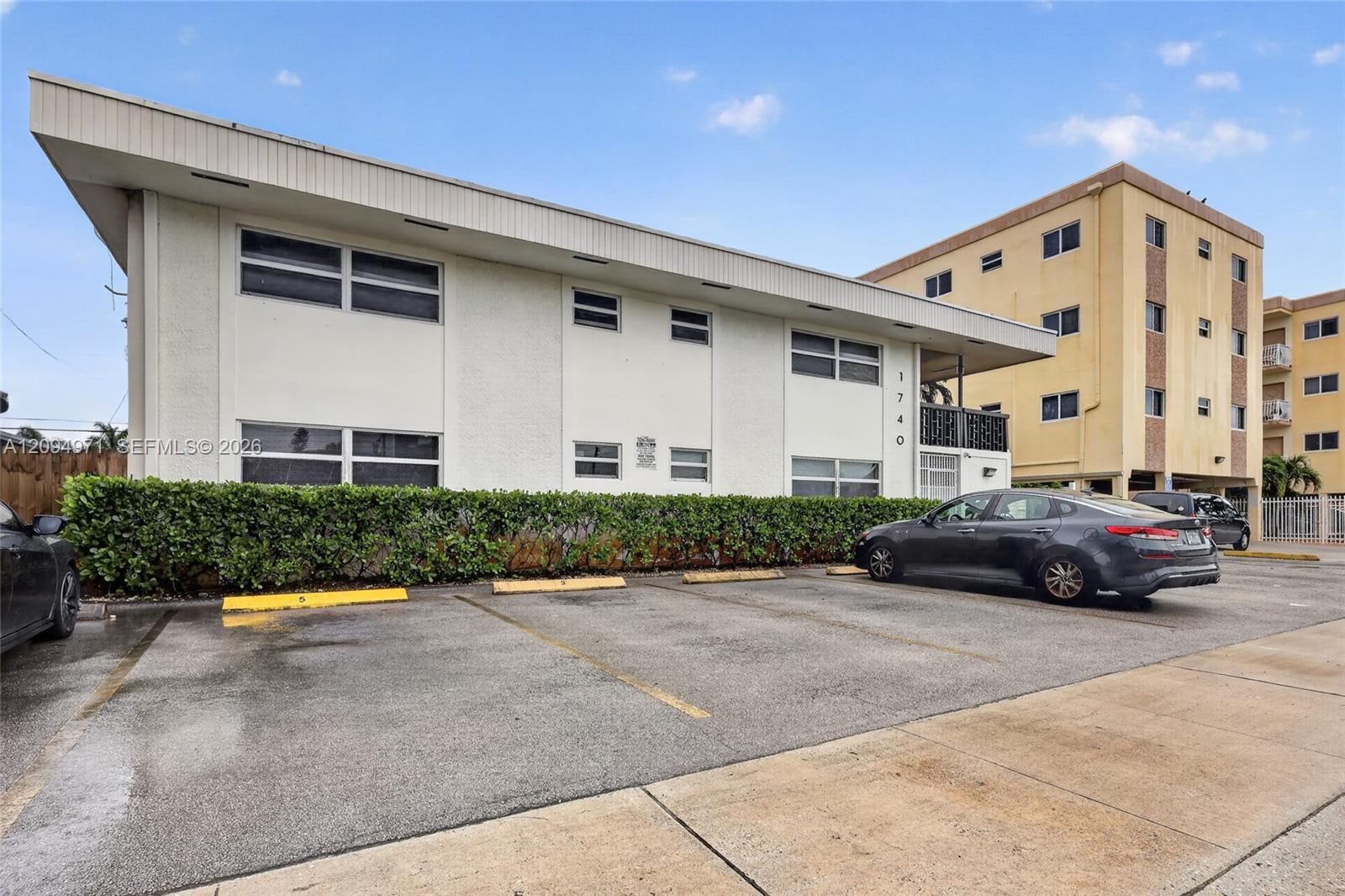 1740 Funston ST # 8, Hollywood FL 33020