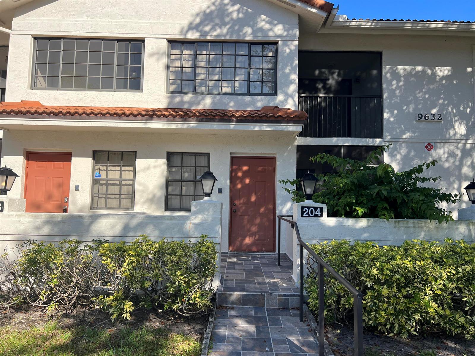 9632 SILLS Drive E # 204, Boynton Beach FL 33437