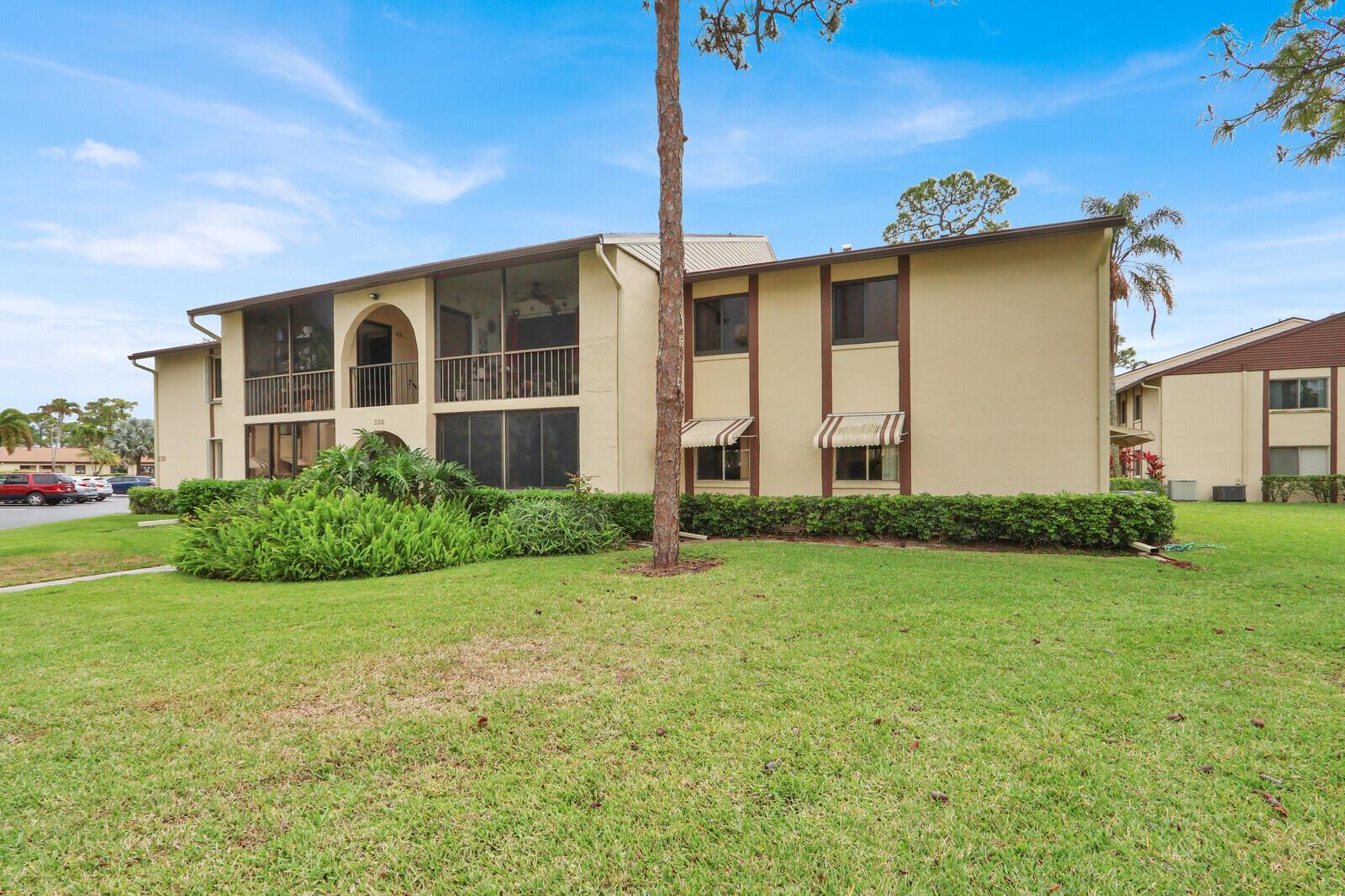 338 Knotty Pine Circle # 1, FL 33463