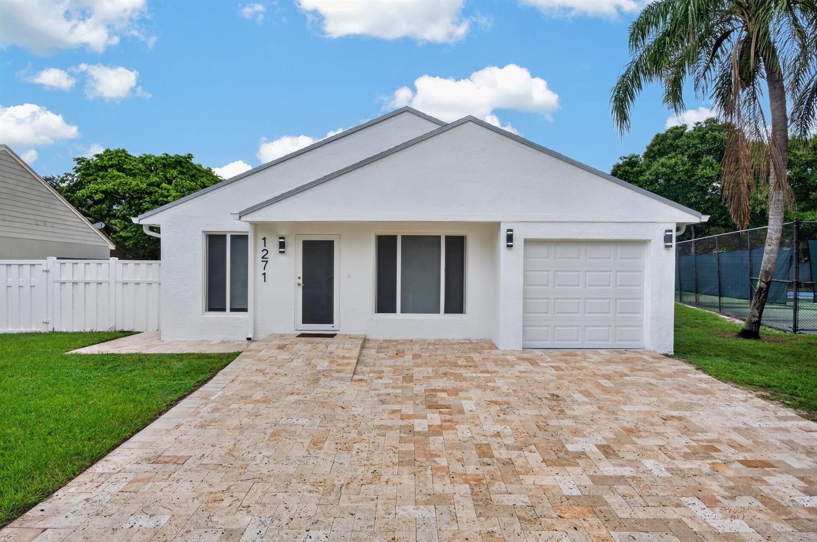 1271 SW 85TH Terrace, Pembroke Pines FL 33025