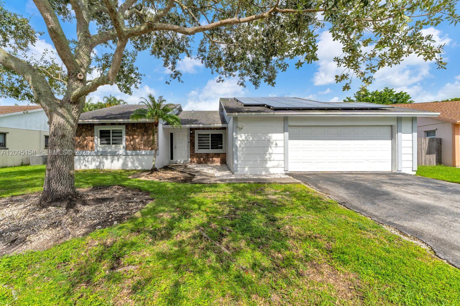 1661 N Goldeneye Ln, Homestead FL 33035