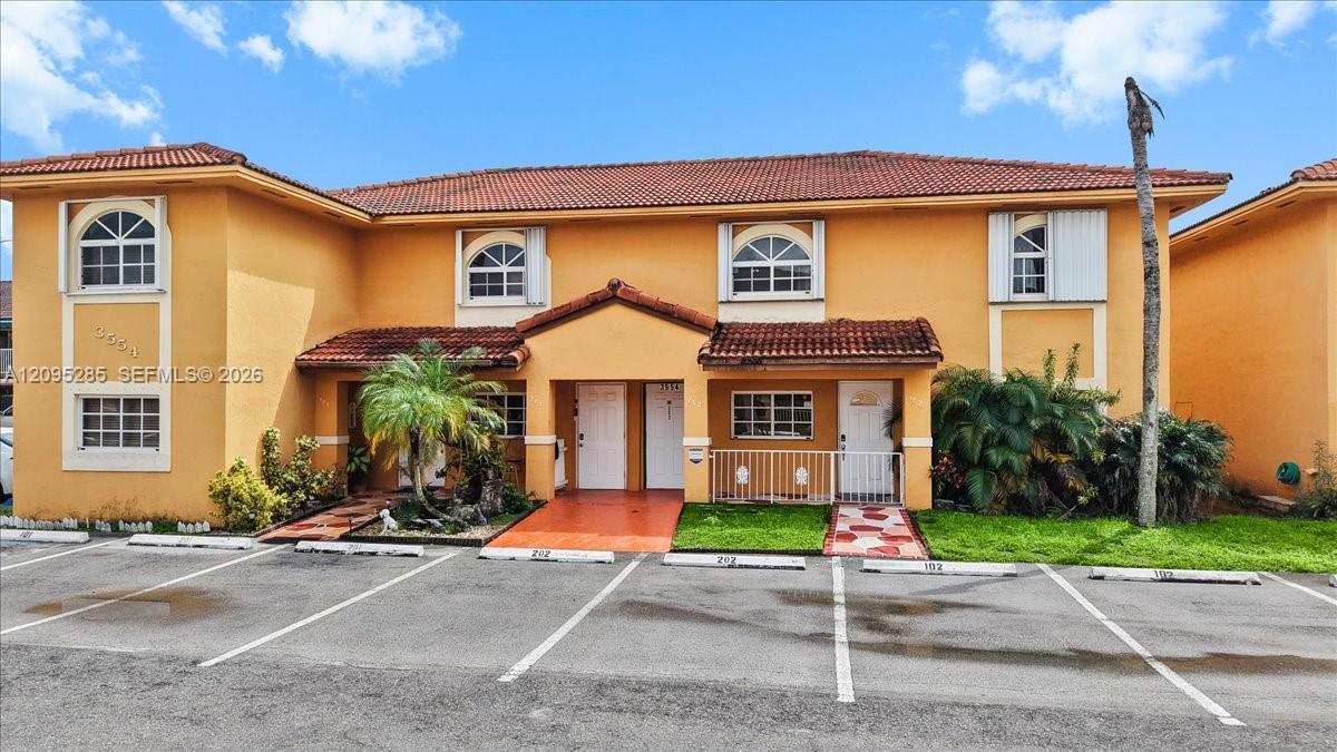 3554 W 80th St # 202, Hialeah FL 33018