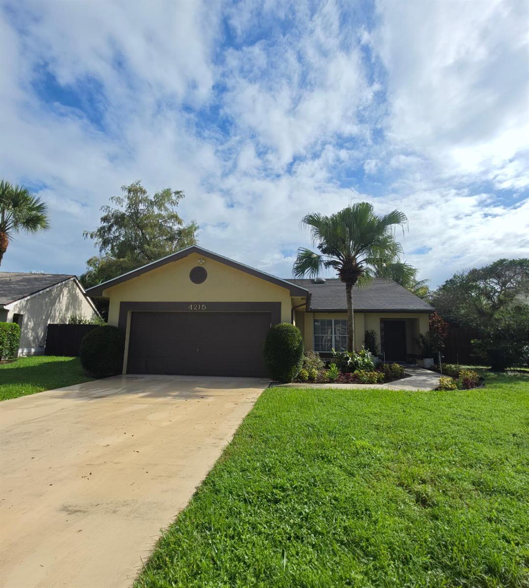 4215 Green Forest Way, Boynton Beach FL 33436