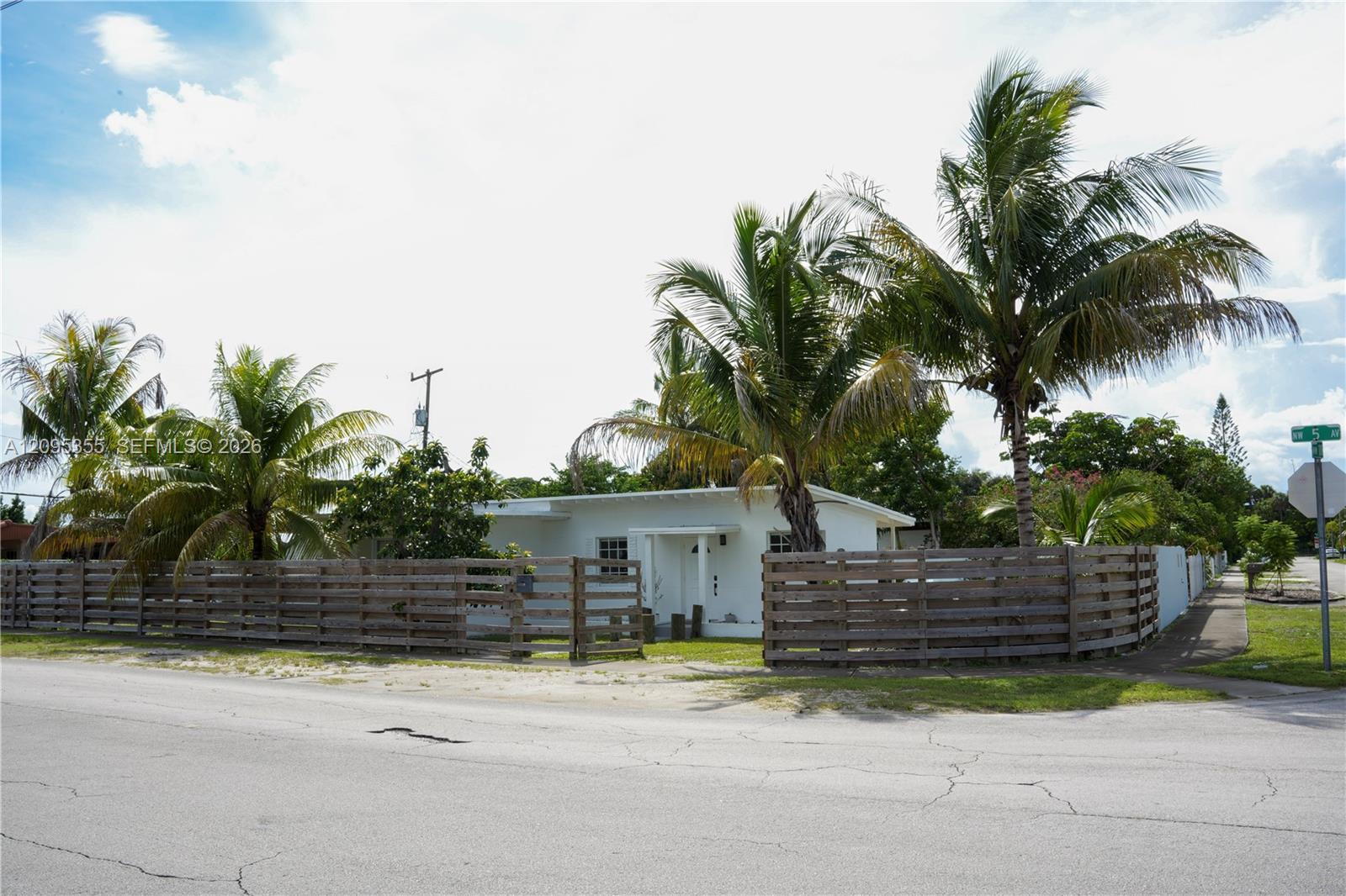 11720 NW 5th Ave, Miami FL 33168