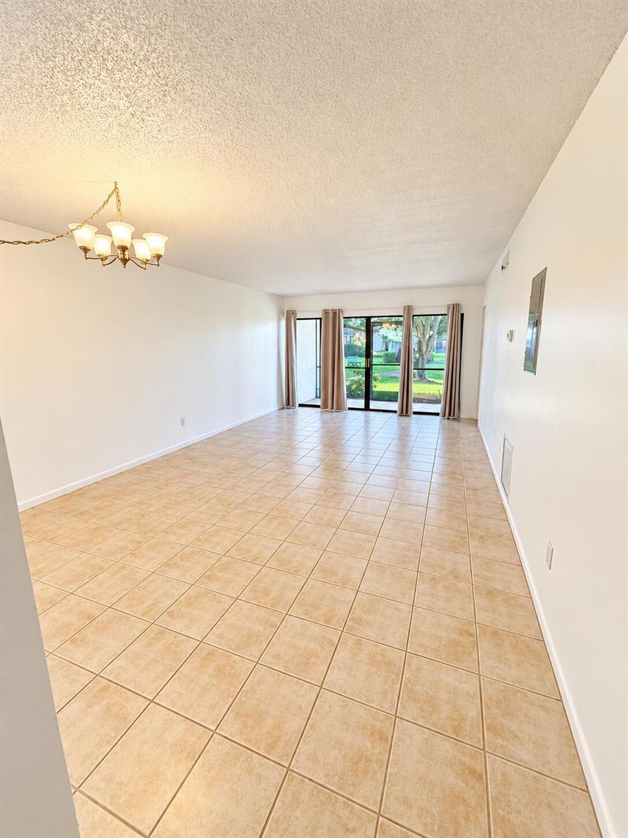 2050 OLEANDER Boulevard # 104, Fort Pierce FL 34950