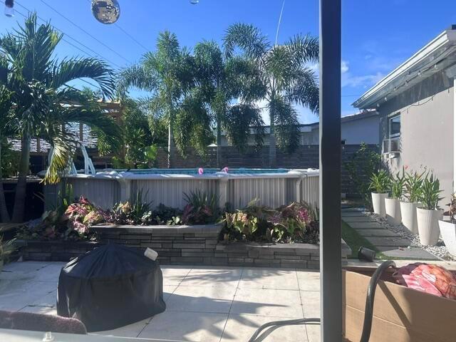4820 NE 4TH Avenue, Oakland Park FL 33334