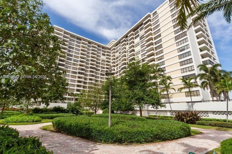 600 Three Islands Blvd # 420, Hallandale Beach FL 33009