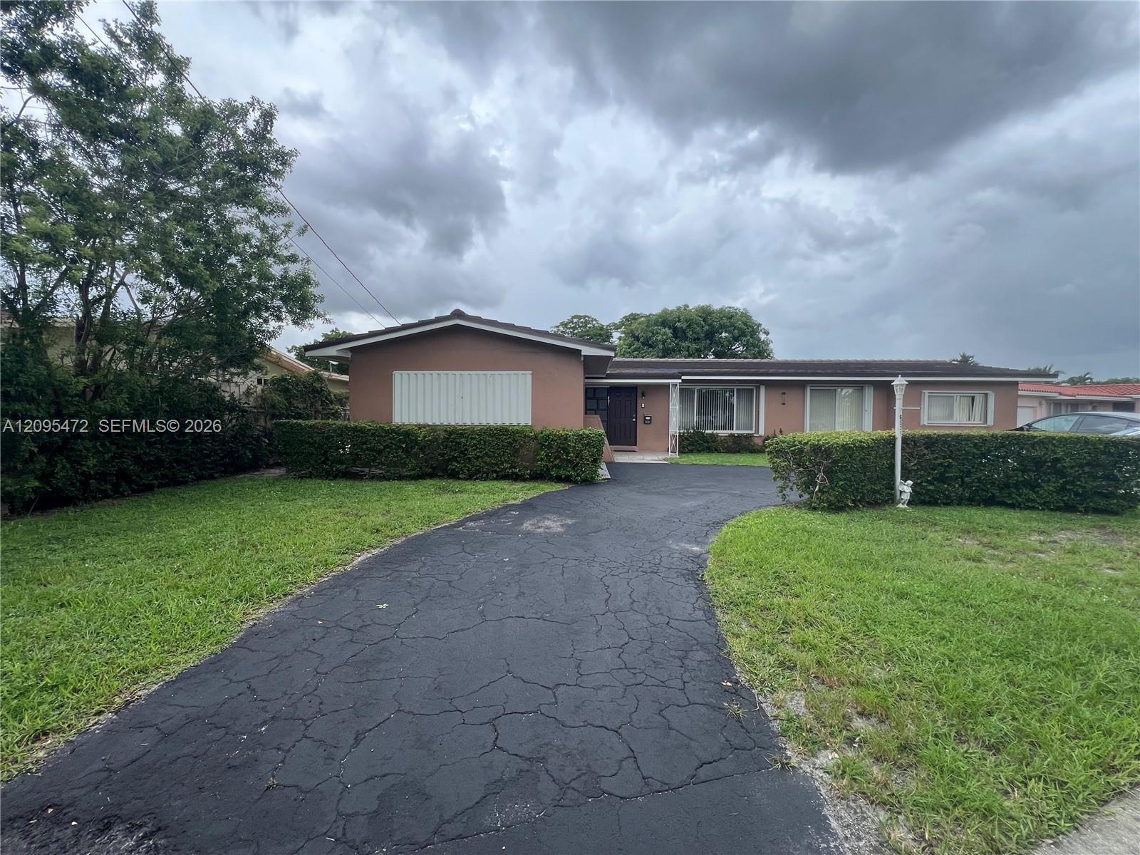 6531 W 8th Ave, Hialeah FL 33012