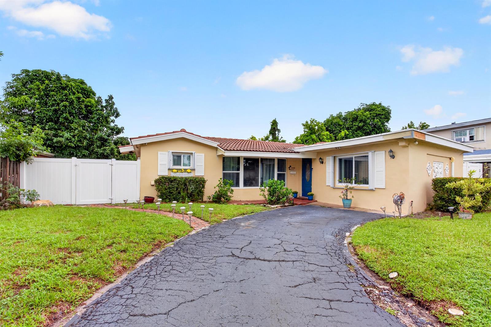 3550 NW 33RD Terrace W, Lauderdale Lakes FL 33309