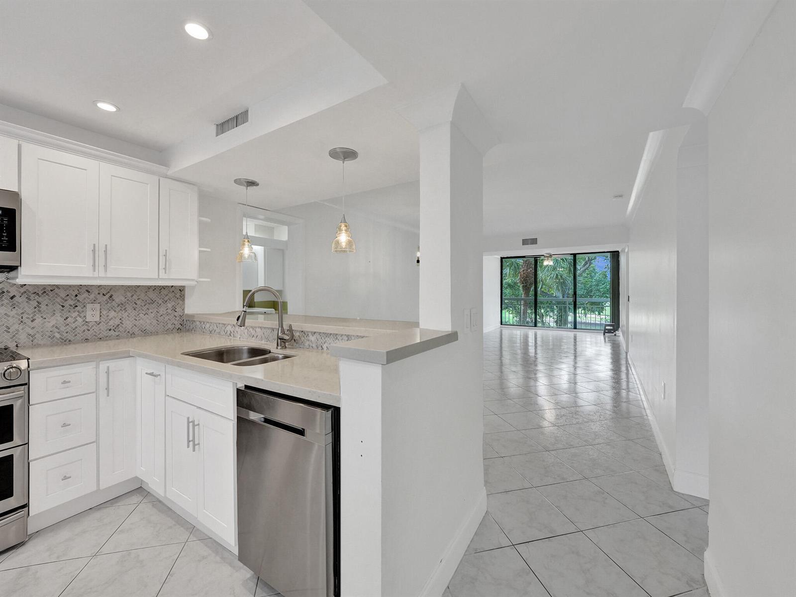 6169 BALBOA Circle # 306, Boca Raton FL 33433