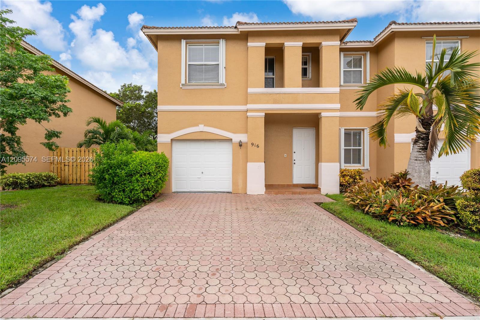 916 NW 135th Ter, Pembroke Pines FL 33028