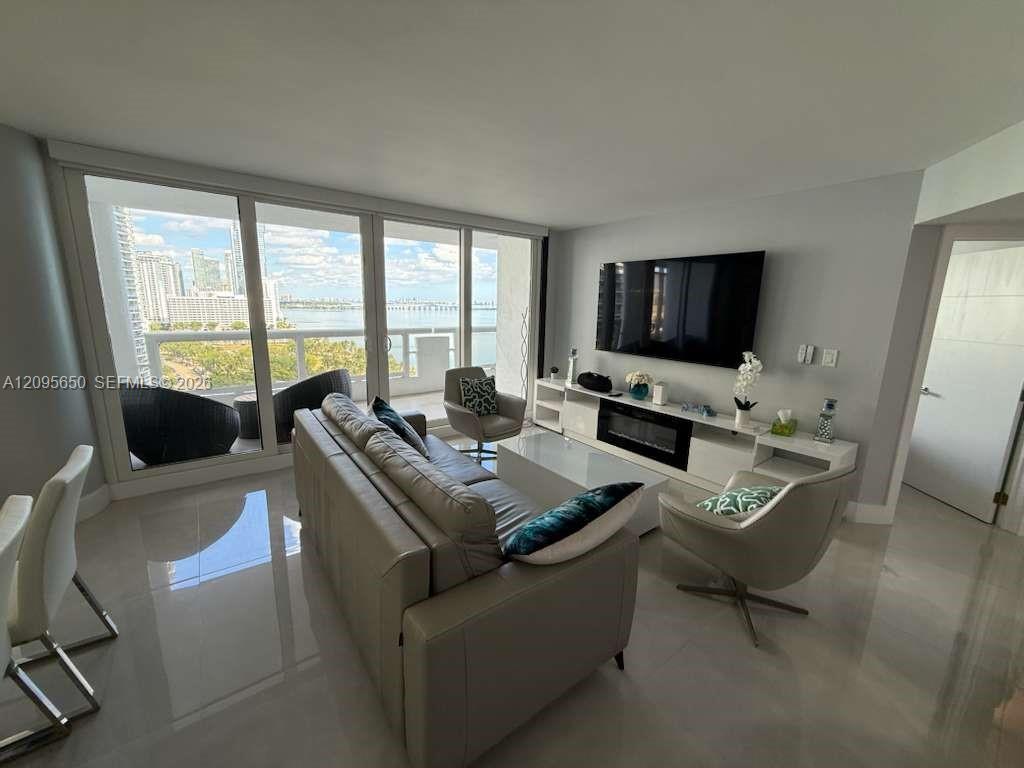 1717 N Bayshore Dr # 1840, Miami FL 33132