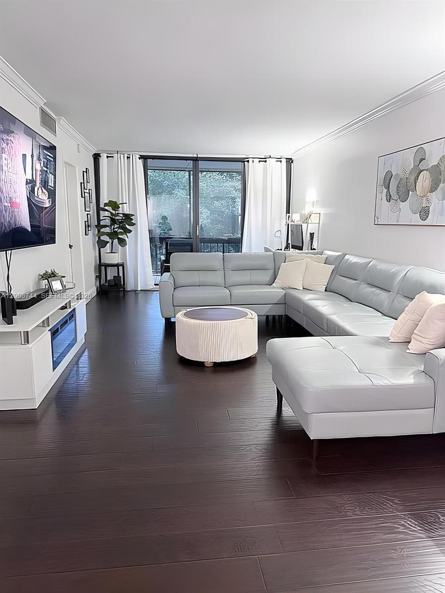 8411 Forest Hills Dr # 208, Coral Springs FL 33065
