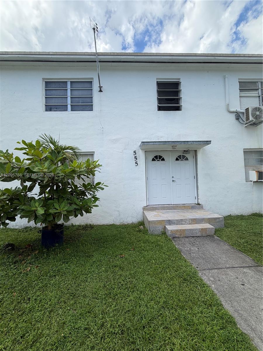 558 SW 7th St # 8, Miami FL 33130