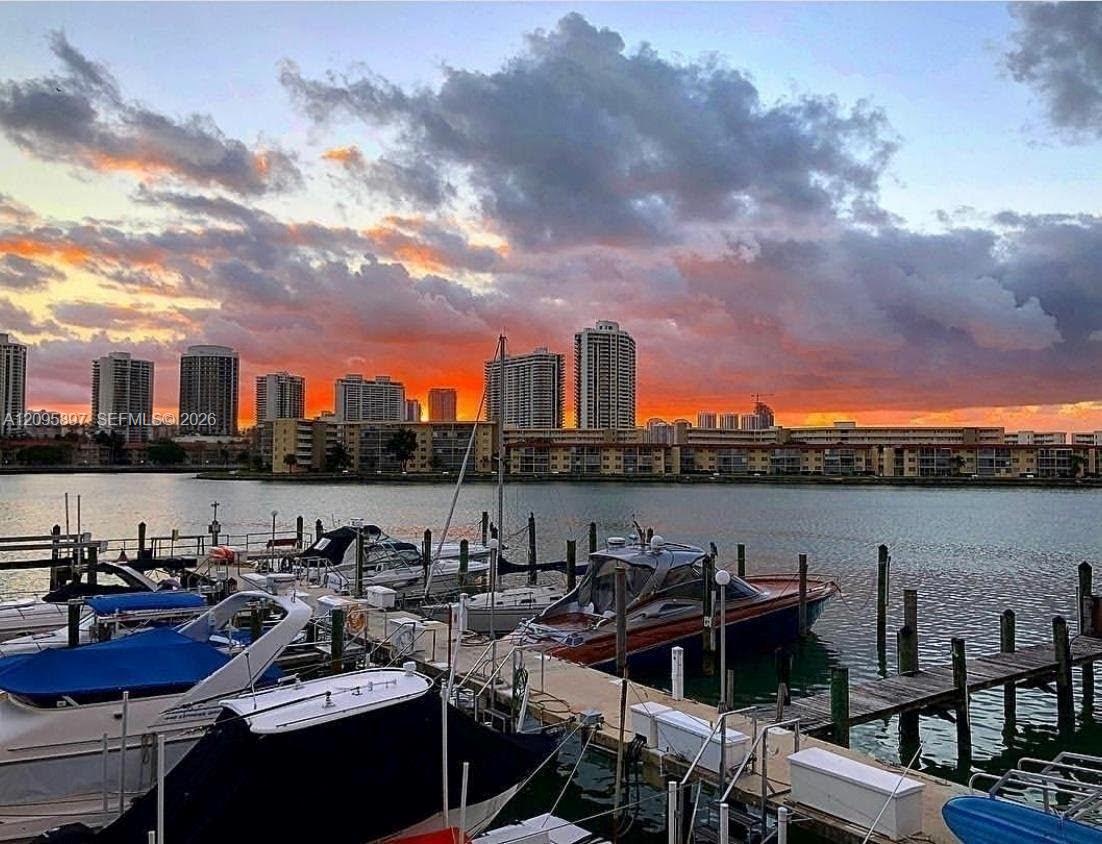 18031 Biscayne Blvd # 1901, Aventura FL 33160