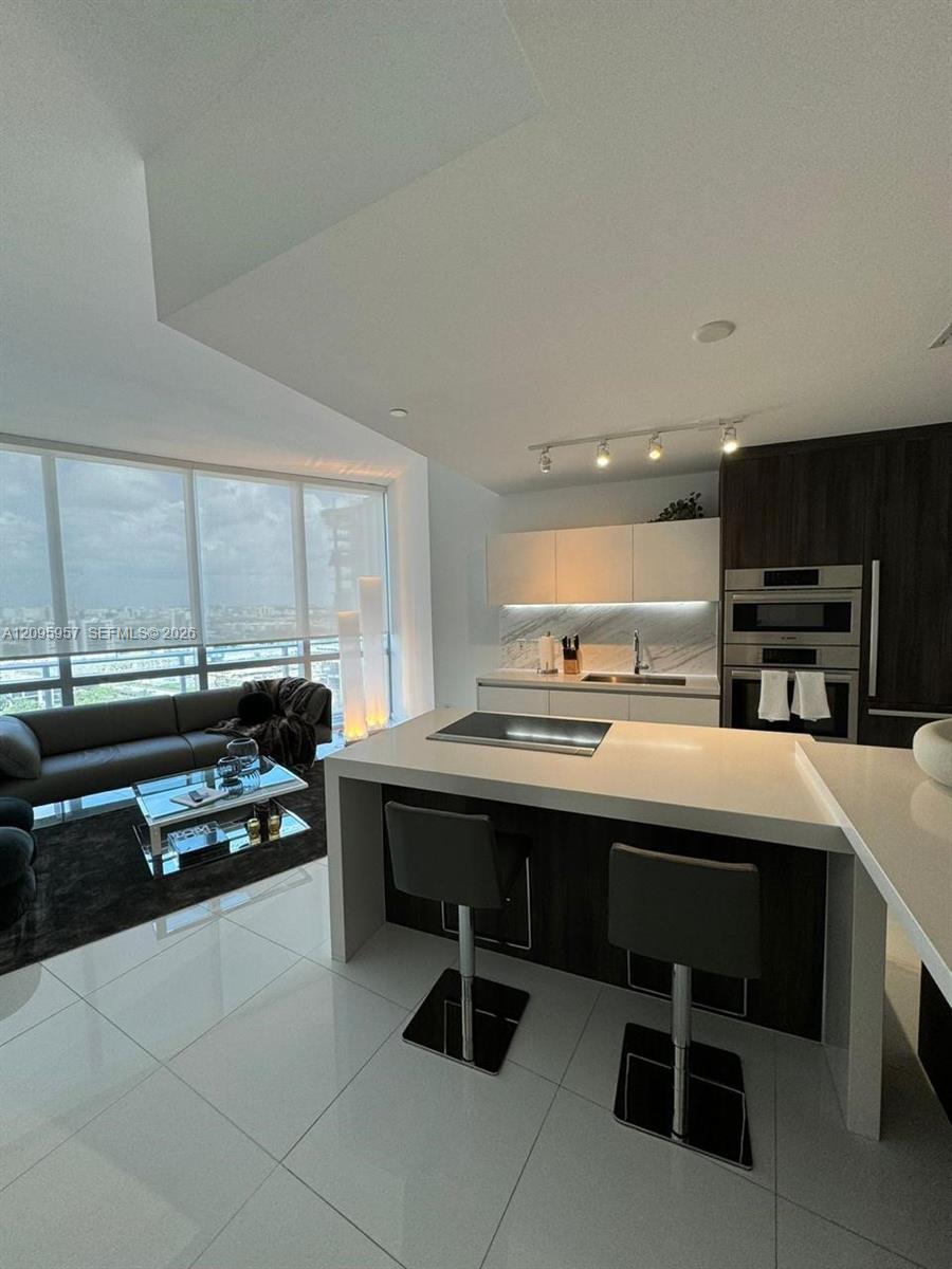 851 NE 1st Ave # 1404, Miami FL 33132
