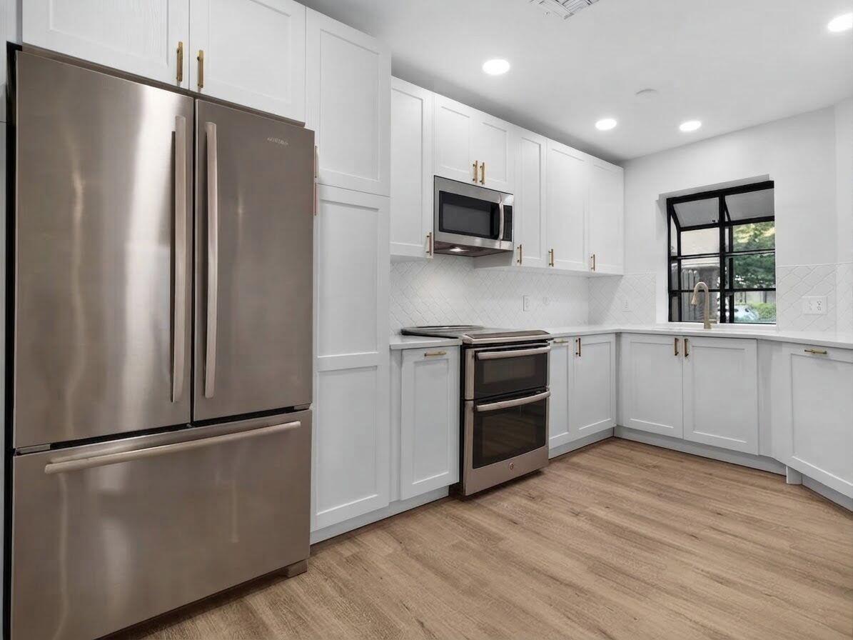 5250 EUROPA Drive # B, Boynton Beach FL 33437