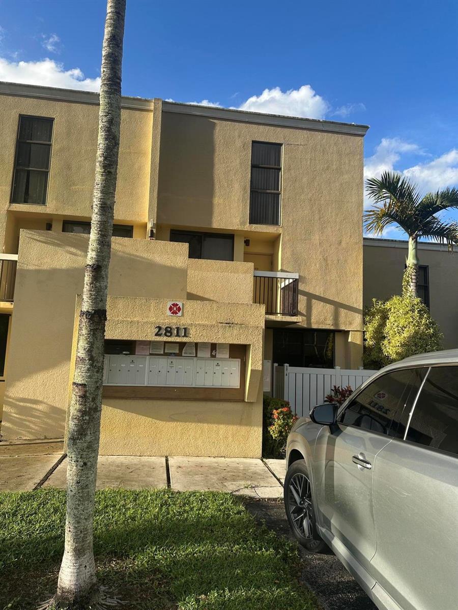 2811 SW 87th Terrace, Davie FL 33328