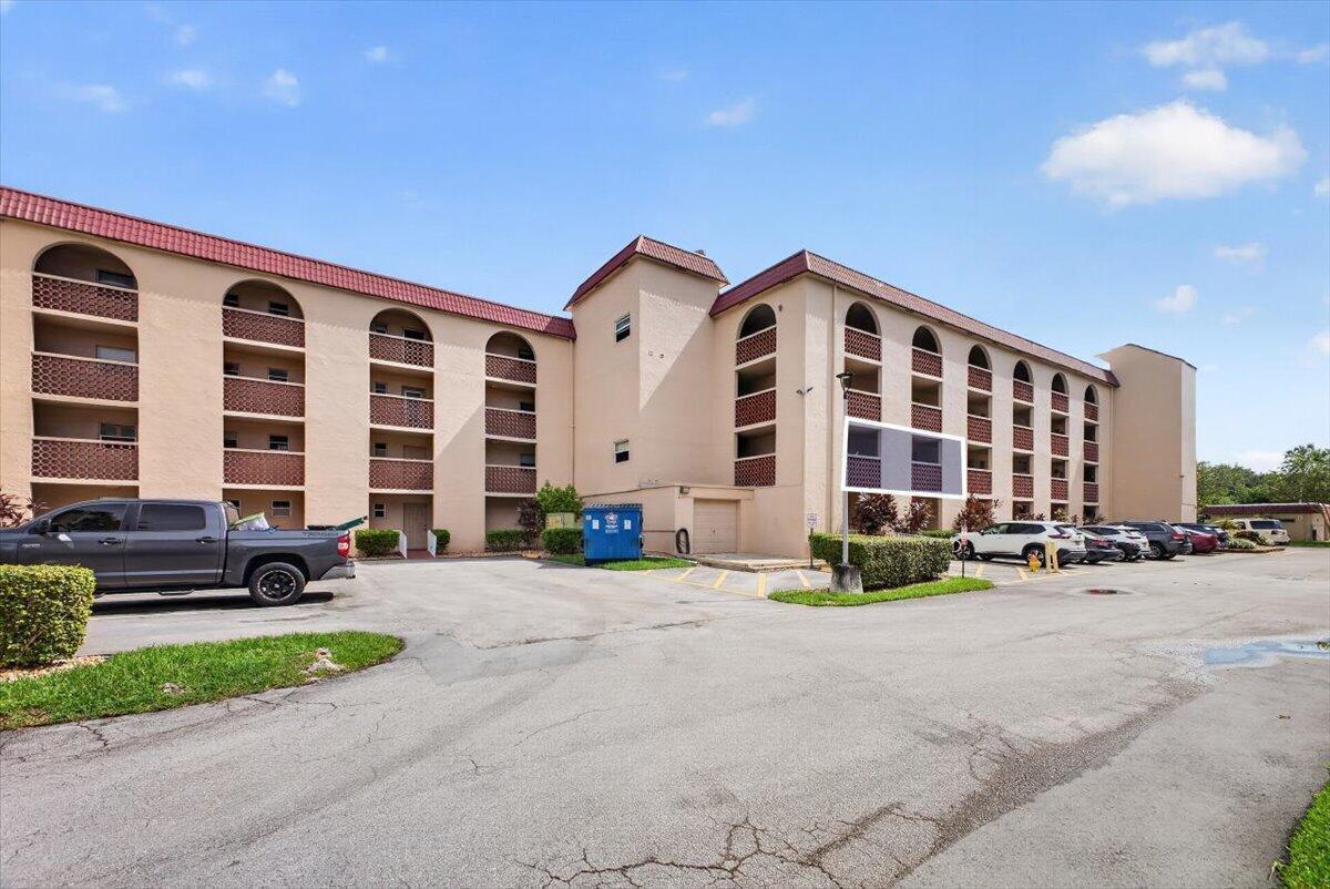 3251 HOLIDAY SPRINGS Boulevard # 205, Margate FL 33063