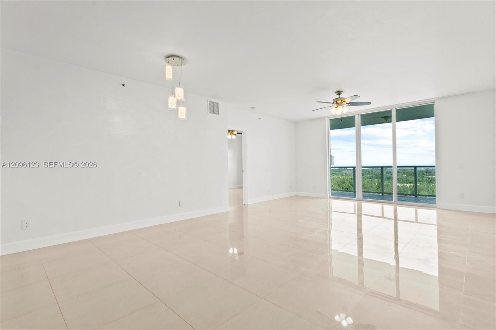 14951 Royal Oaks Ln # 2008, North Miami FL 33181