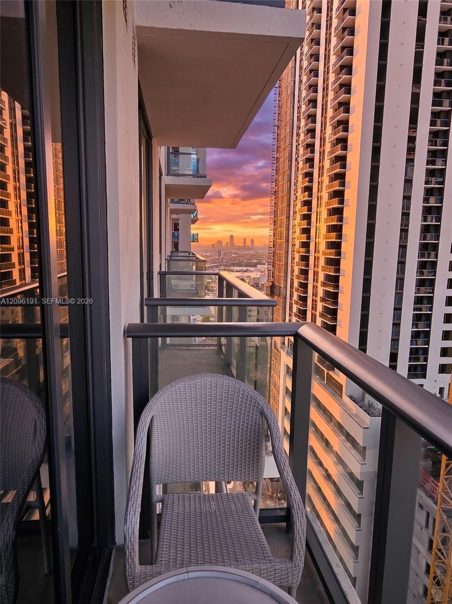 11 NE 6th St # 2103, Miami FL 33132