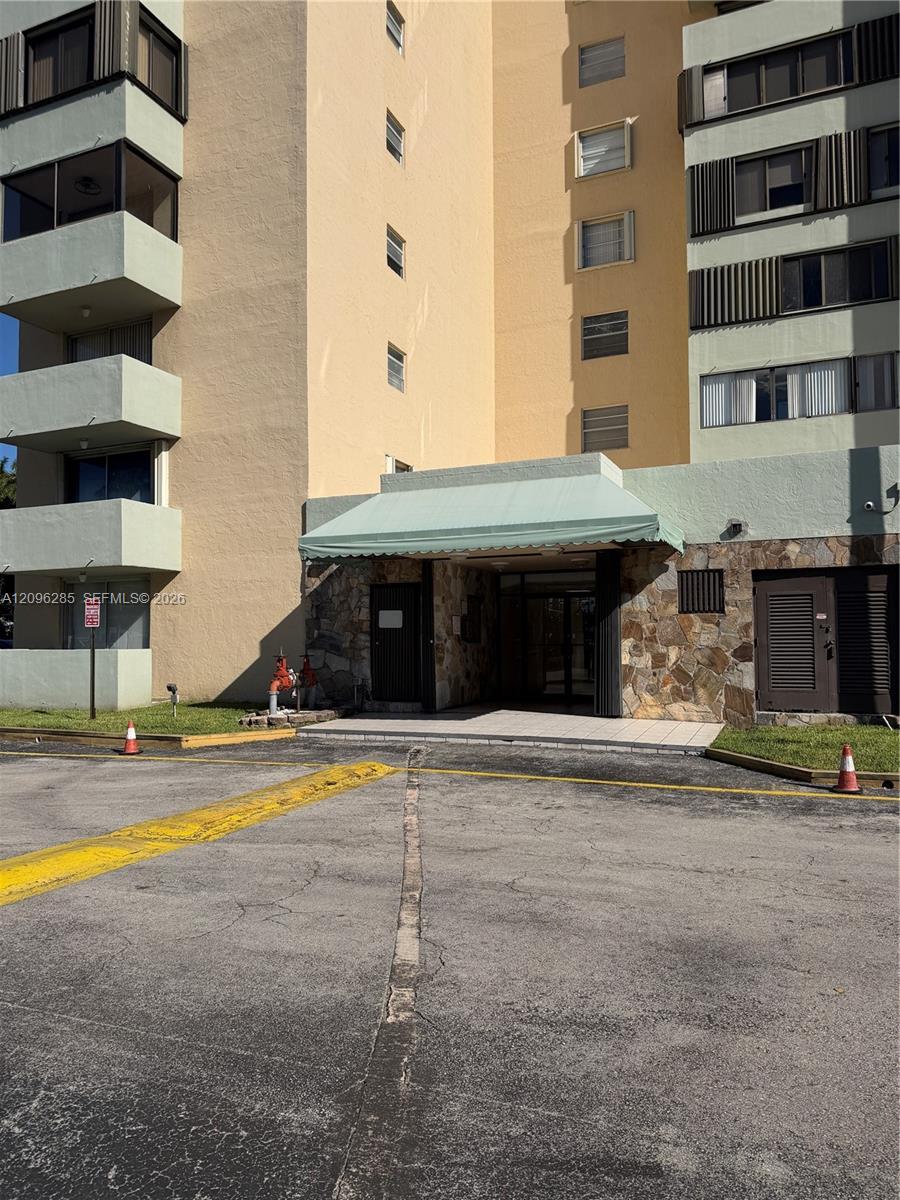 5055 NW 7th St # 504, Miami FL 33126