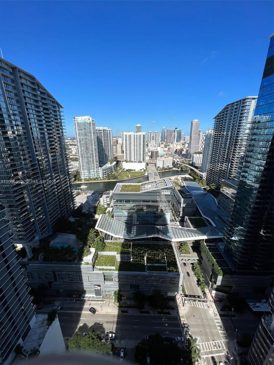 45 SW 9th St # 3709, Miami FL 33130