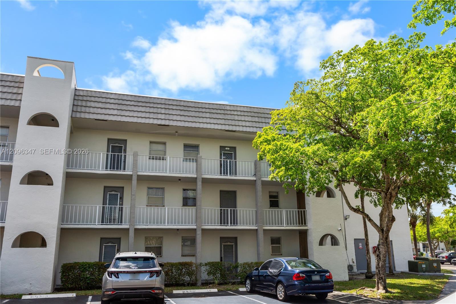 8450 Sunrise Lakes Blvd # 306, Sunrise FL 33322