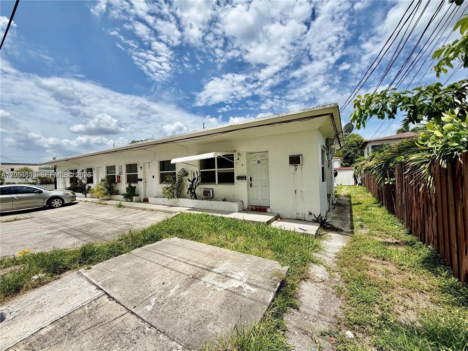 2041 Jackson st # 2, Hollywood FL 33020