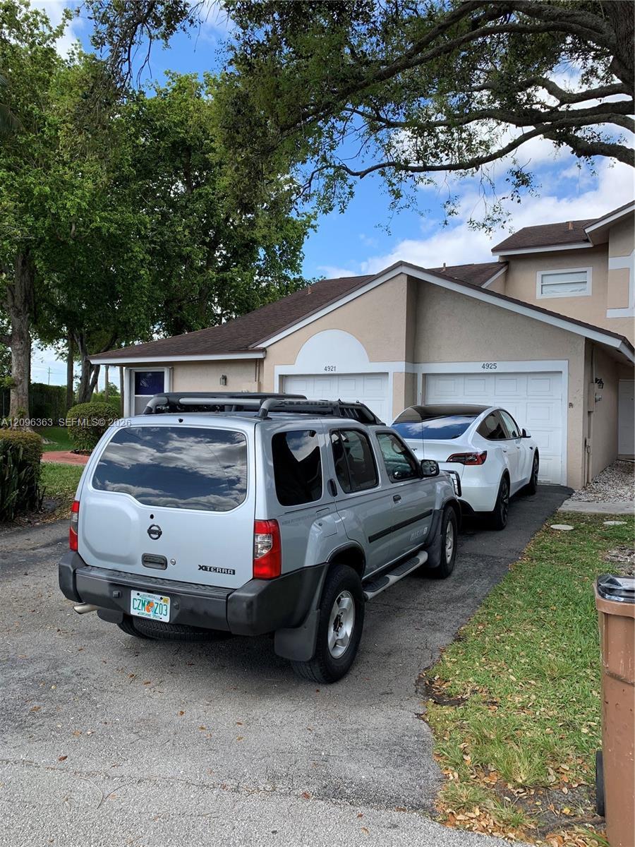 4925 W Lakes Dr, Deerfield Beach FL 33442