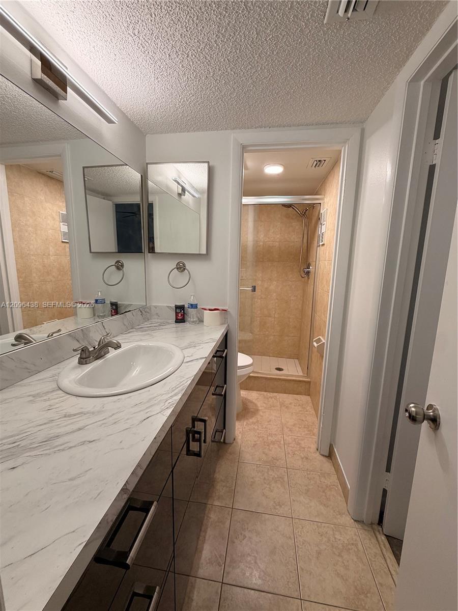 1021 Mockingbird Ln # 404, Plantation FL 33324