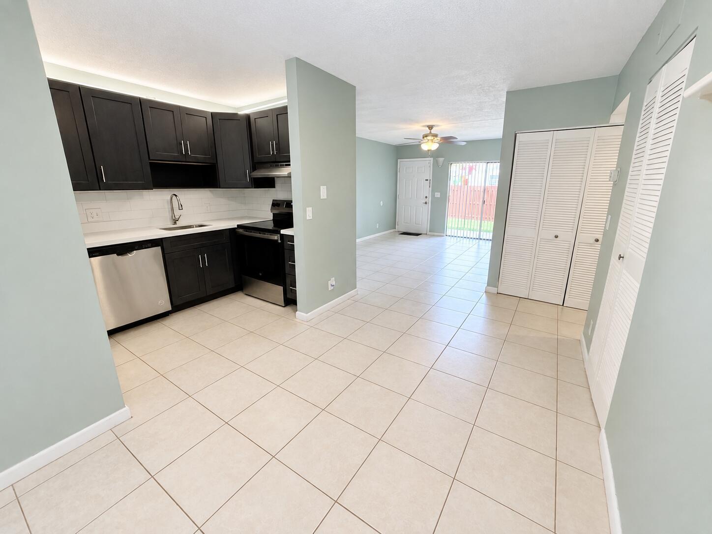 3253 NW 104th Avenue, Coral Springs FL 33065