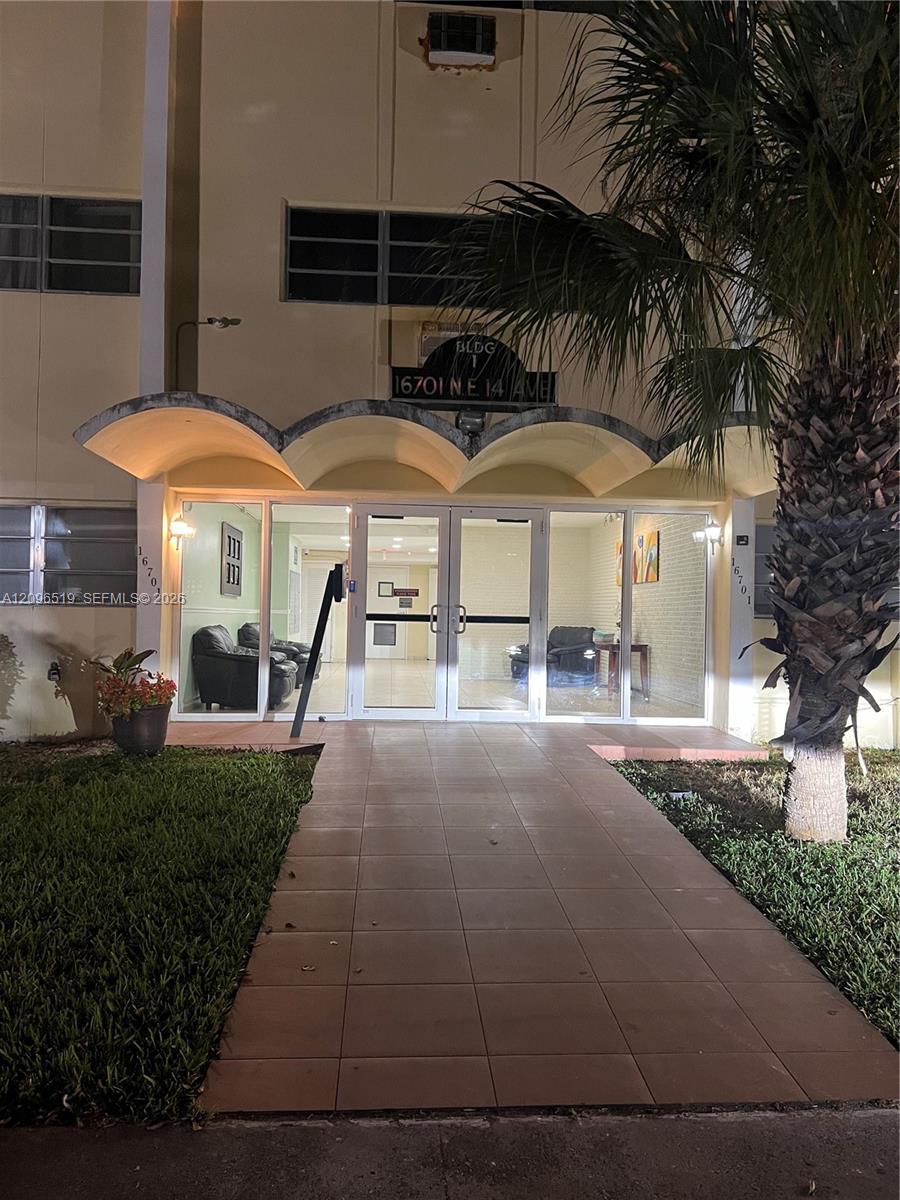 16701 NE 14th Ave # 203, Miami FL 33162