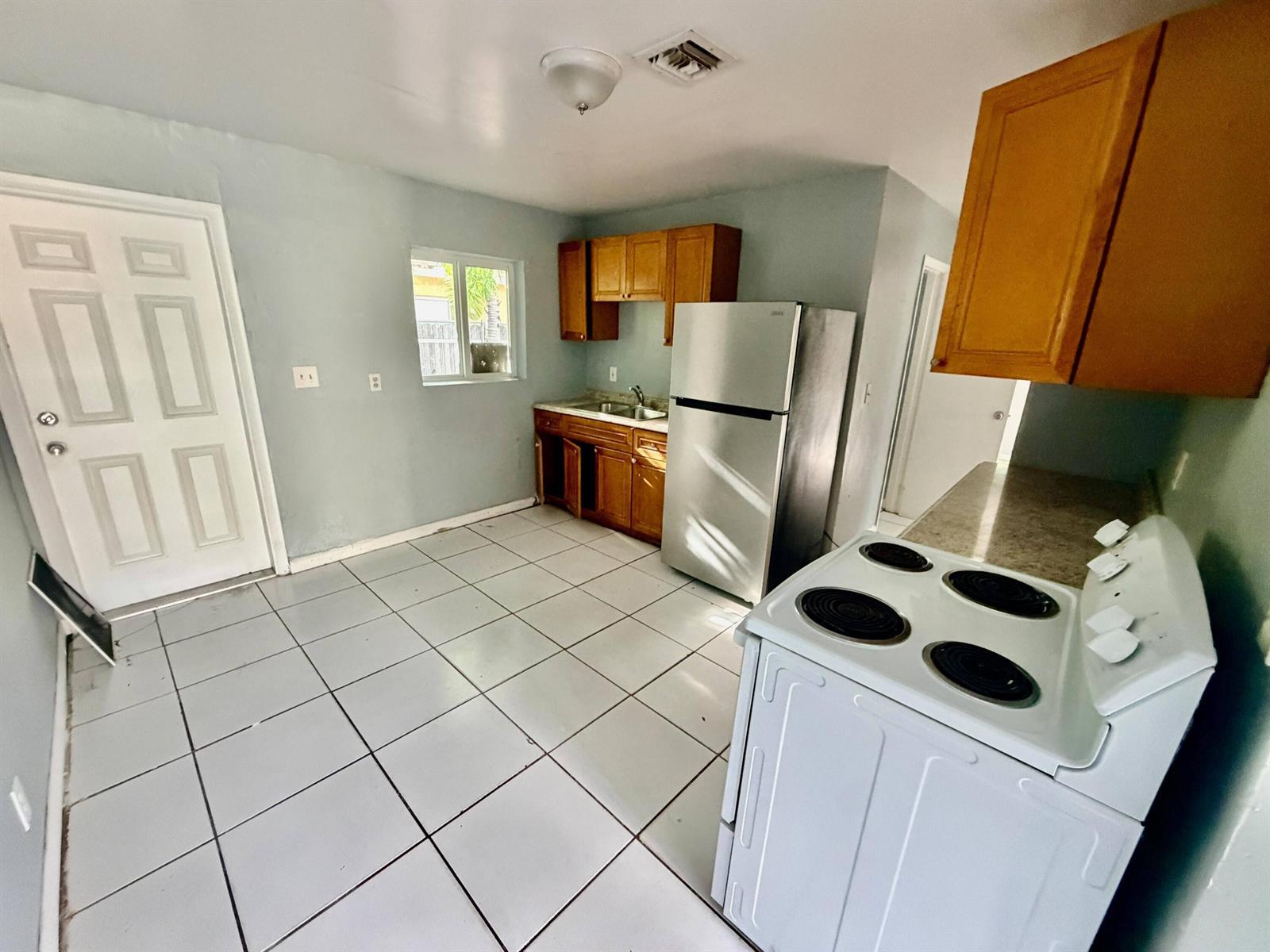 1132 NW 5TH Court # 1A, Fort Lauderdale FL 33311