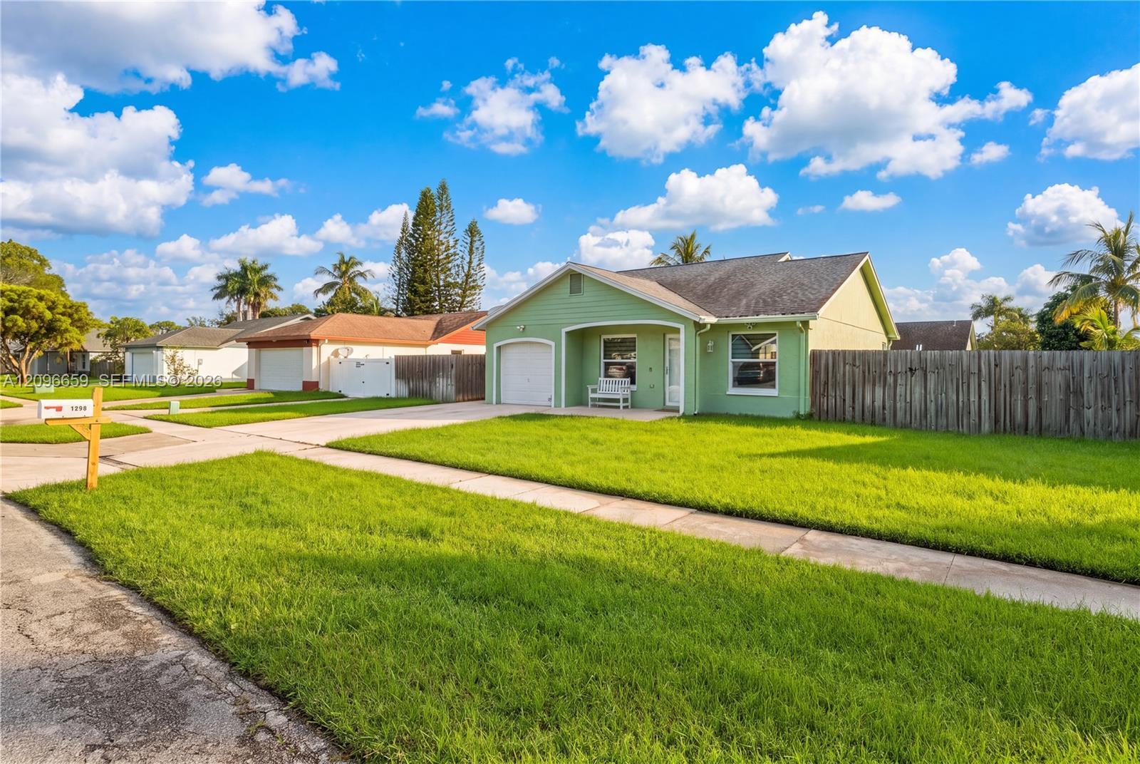 1290 Mc Dermott Ln, Royal Palm Beach FL 33411