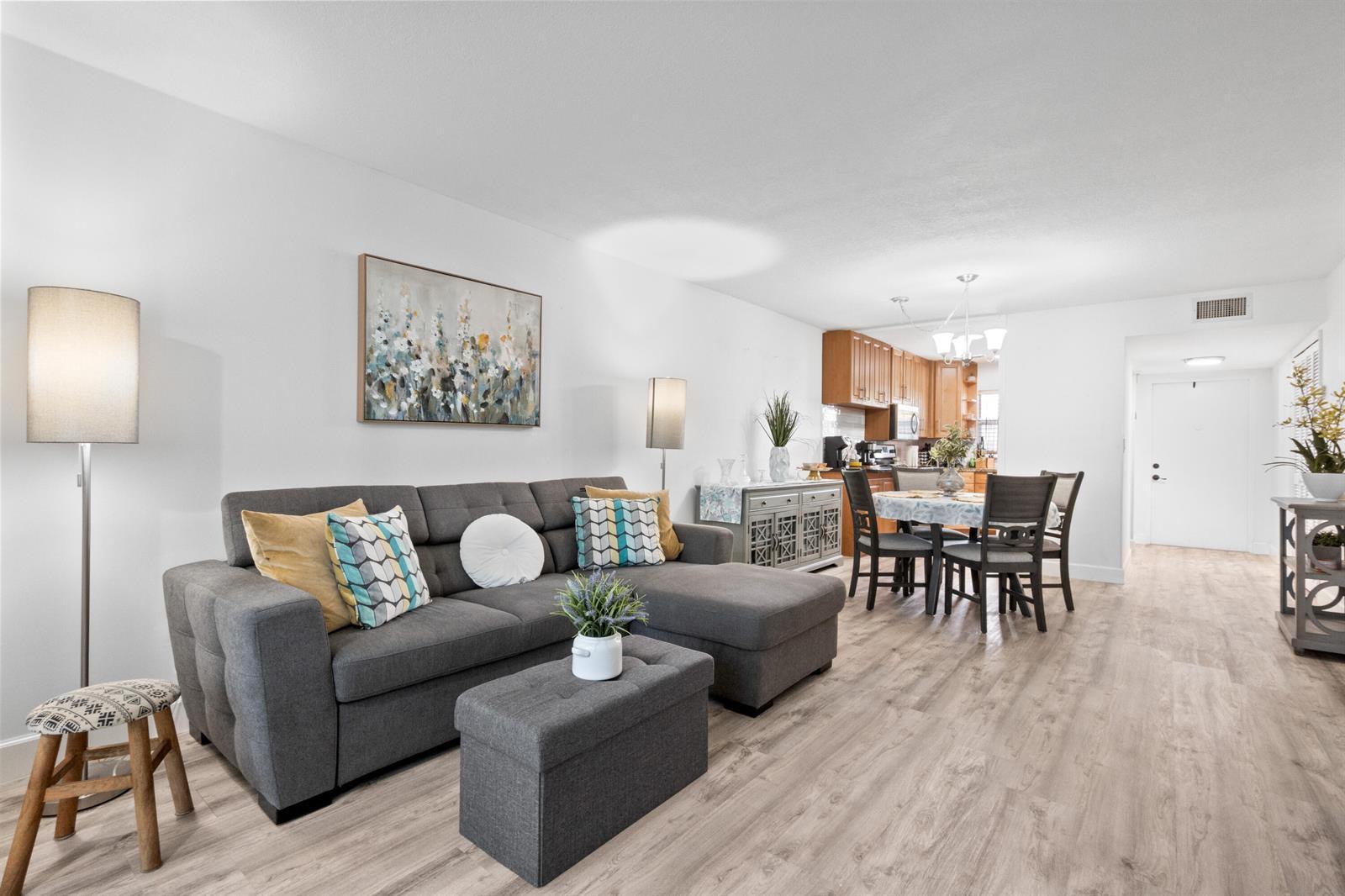 9350 SUNRISE LAKES Boulevard # 205, Sunrise FL 33322