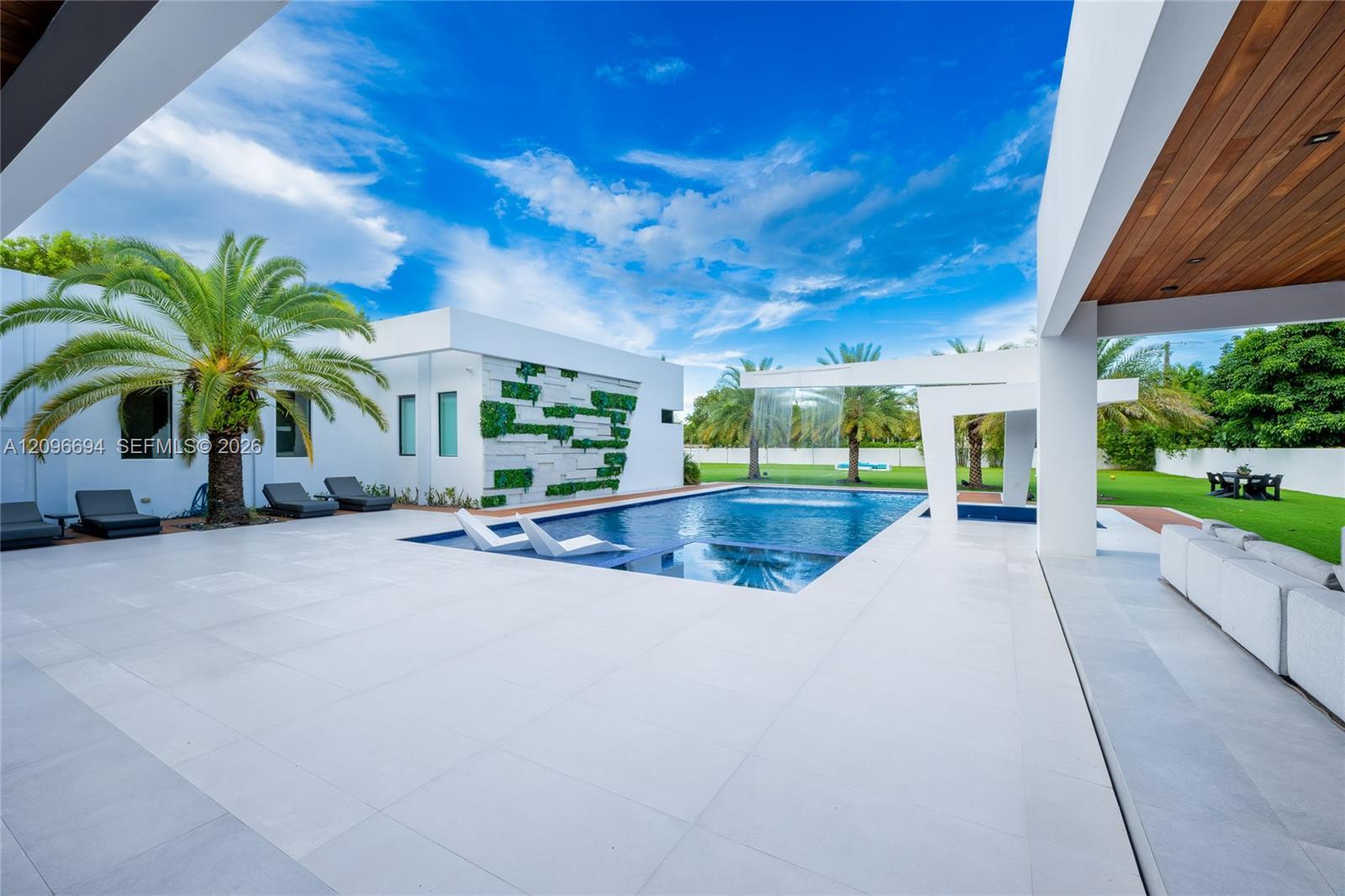 9890 SW 64th St, Miami FL 33173