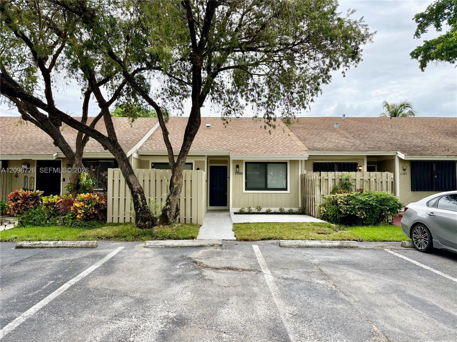 11189 NW 37th St, Sunrise FL 33351